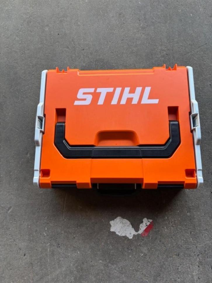 Stihl accu box  met snellader AL500 en 2x AP300S accu, Tuin en Terras, Heggenscharen, Zo goed als nieuw, Accu, Ophalen