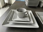 Grijs vierkant servies van het merk Oxford. 95 stuks., Ophalen, Zo goed als nieuw, Effen, Compleet servies