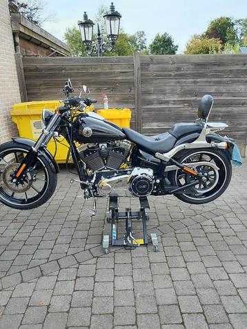 Harley Davidson Breakout   beschikbaar voor biedingen