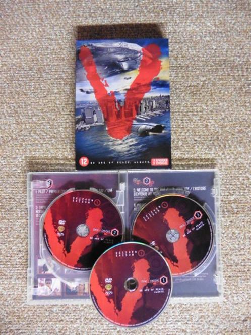 V - Seizoen 1 (2009) Boxset (3 dvd's) Nieuwstaat, CD & DVD, DVD | TV & Séries télévisées, Comme neuf, Science-Fiction et Fantasy
