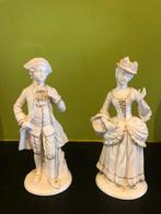 Statuettes en biscuits, Ophalen