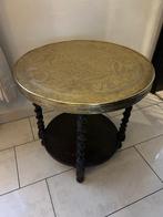 Tafel met gedetaileerd patroon., Antiek en Kunst, Ophalen