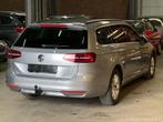 Volkswagen Passat Variant 1.6 TDi DSG Camera Trekhaak Prof N, Auto's, Te koop, Zilver of Grijs, Gebruikt, 5 deurs