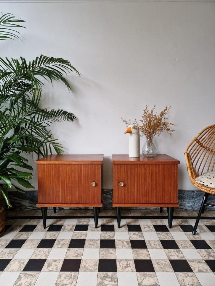 Vintage midcentury nachtkastjes | kastjes | retro, Huis en Inrichting, Slaapkamer | Nachtkastjes, Gebruikt, Minder dan 55 cm, 45 tot 65 cm