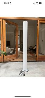 Moderne vloerlamp in acryl – zo goed als nieuw – 160 cm hoog, Ophalen, Zo goed als nieuw