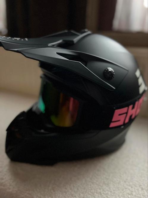 Mat zwarte crosshelm met bril, Motoren, Kleding | Motorhelmen, Dames, S, Overige merken, Tweedehands, Ophalen