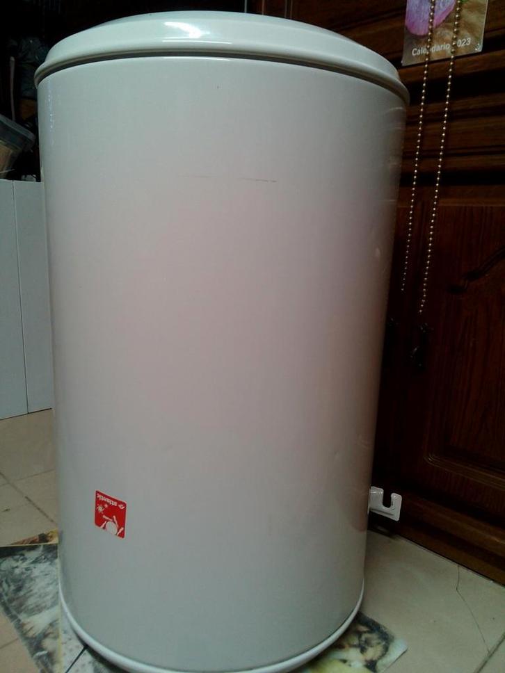 Elect. Boiler 100 L 220Vac 1200 Watt in heel goede staat, Doe-het-zelf en Bouw, Chauffageketels en Boilers, Boiler, Ophalen