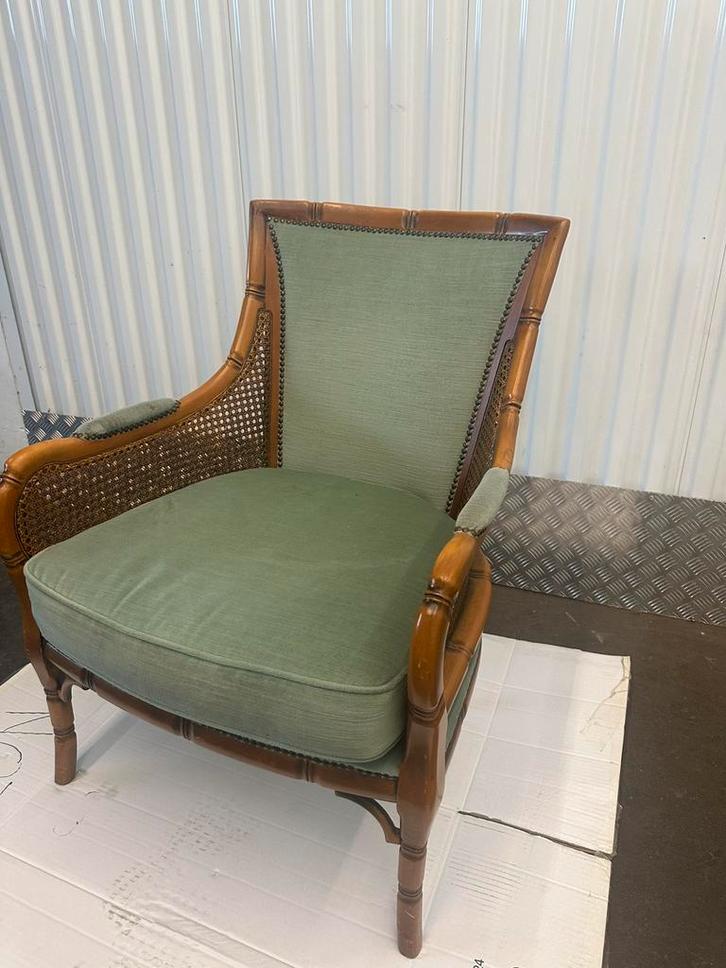 Stijlvolle fauteuil met rotan elementen comfortabel elegant, Huis en Inrichting, Fauteuils, Gebruikt, Riet of Rotan, 50 tot 75 cm