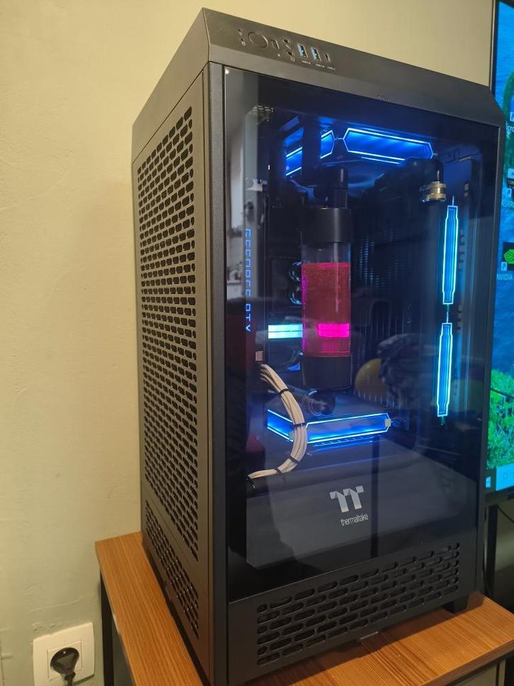 COSTUM PC hardtube gold black optioneel oled screen, Computers en Software, Desktop Pc's, Zo goed als nieuw, 4 Ghz of meer, SSD