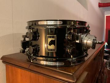 MAPEX Black Panther snare drum.  disponible aux enchères