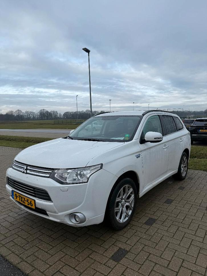Mitsubishi Outlander PHEV 2.0 Hybride AWD, Auto's, Mitsubishi, Particulier, Outlander, 4x4, ABS, Achteruitrijcamera, Airbags, Airconditioning