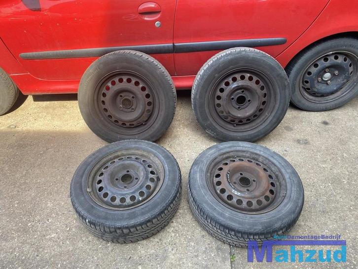 Corsa C stalen velgen banden 175 65 14 inch 4x100, Auto-onderdelen, Overige Auto-onderdelen, Opel, Gebruikt, Ophalen