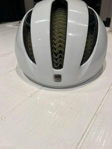 Koershelm beschikbaar voor biedingen