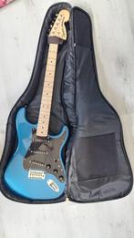 Blauwe elektrische gitaar Squier Stratocaster, Ophalen, Zo goed als nieuw, Solid body, Fender