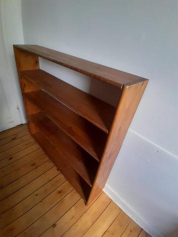 Schuine boekenkast van massief hout - 5 planken beschikbaar voor biedingen