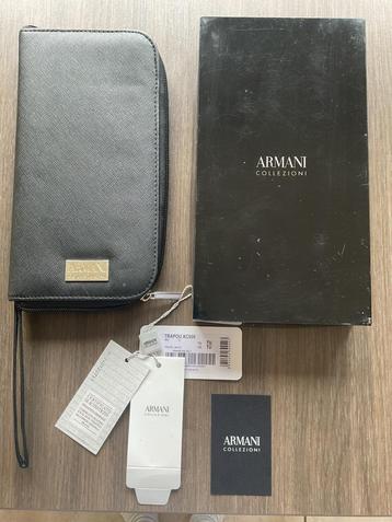 Armani pols travel bag and card holder beschikbaar voor biedingen