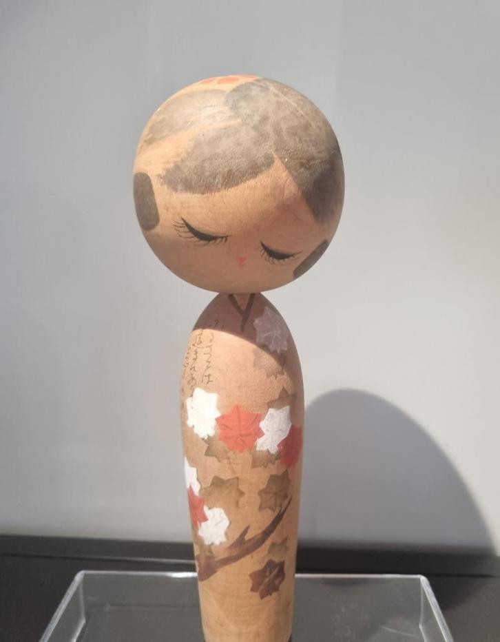 Mooie Kokeshi van Kisaku, Antiek en Kunst, Kunst | Beelden en Houtsnijwerken, Verzenden