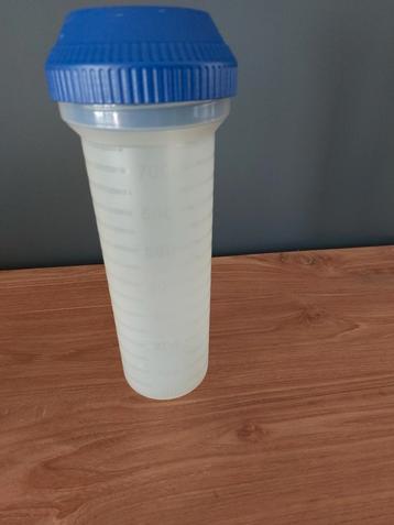 Tupperware shaker beschikbaar voor biedingen