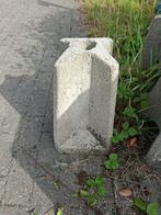 4 betonsokkels, Ophalen, Zo goed als nieuw