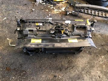 Frontpaneel van een Ford B-Max beschikbaar voor biedingen