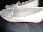 instappers cremekleur -wit maat 40, Vêtements | Femmes, Chaussures, Enlèvement ou Envoi, Goldstep, Comme neuf, Blanc