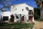 Ruime villa met 2 appartementen en zwembad te koop, Dorp, Spanje, 5 kamers, Woonhuis