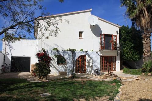 Ruime villa met 2 appartementen en zwembad te koop, Immo, Buitenland, Spanje, Woonhuis, Dorp