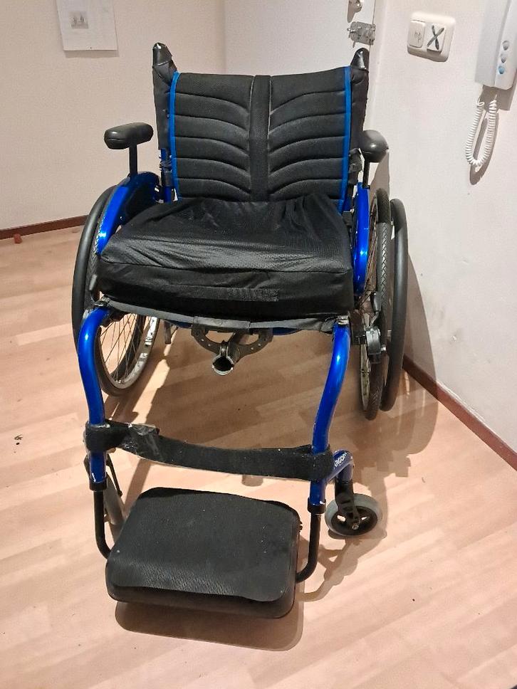 Rolstoel Quickie Argon 2 met Jay 2 zitkussen en adapter, Diversen, Rolstoelen, Gebruikt, Handbewogen rolstoel, Inklapbaar, Ophalen