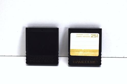 * 2 cartes mémoire Gamecube 251 blocs NINTENDO DOL-014, Consoles de jeu & Jeux vidéo, Consoles de jeu | Nintendo Consoles | Accessoires