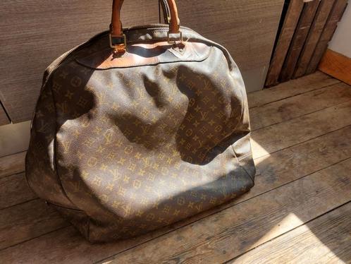 LOUIS VUITTON tas, Handtassen en Accessoires, Bedels, Gebruikt, Ophalen of Verzenden