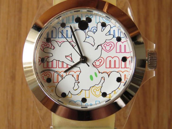 Montre Mickey Disney Paris unisexe, Handtassen en Accessoires, Horloges | Kinderen, Gebruikt, Jongen of Meisje, Overige kleuren