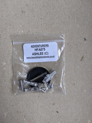Hasslefree miniatures – HFA075 Ashlee (c) Space Troopers beschikbaar voor biedingen