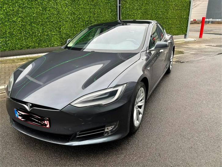 Tesla Model S, Autos, Tesla, Particulier, Model S, Électrique, Berline, 5 portes, Automatique, Argent ou Gris, Noir, Cuir, Quatre roues motrices / 4X4