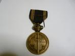 Médaille de guerre 1940-1945  , avec épée, Armée de terre, Enlèvement ou Envoi, Ruban, Médaille ou Ailes