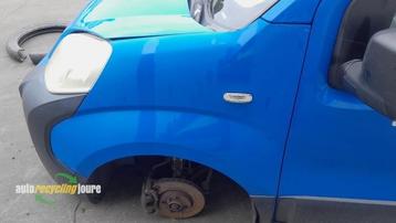 Scherm links-voor van een Peugeot Bipper beschikbaar voor biedingen