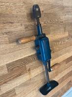 Ancienne foreuse manuelle VAL D OR