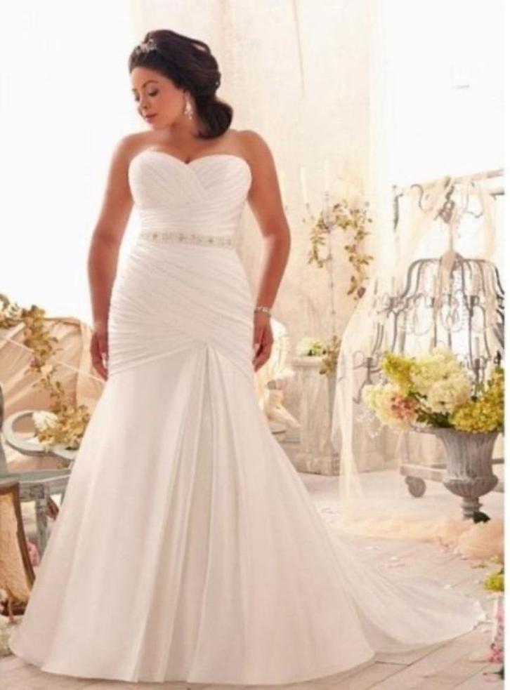 sale Grote maat trouwjurk maat 44 46 48, Vêtements | Femmes, Vêtements de mariage & Accessoires de mariage, Neuf, Robe de mariée