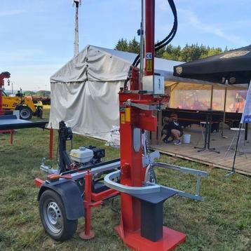 B.G MAT mobiele houtklover van 15 ton beschikbaar voor biedingen