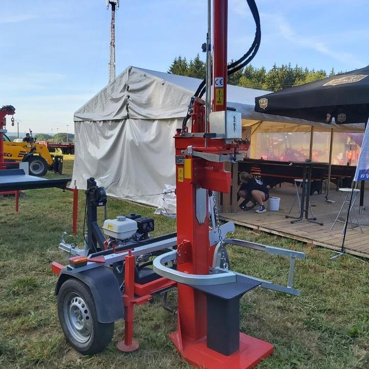 B.G MAT mobiele houtklover van 15 ton, Tuin en Terras, Kloofmachines, Nieuw, Handmatig, Benzine, Ophalen