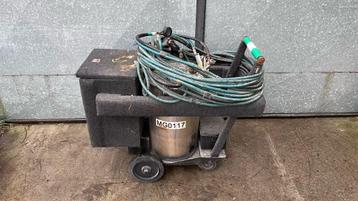 verrijdbare verfspuit 236150 met hogedrukvat 10 gal. rvs beschikbaar voor biedingen