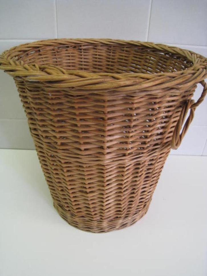 Rieten mand of vuilbakje, H 30cm, in perfekte staat !!, Huis en Inrichting, Woonaccessoires | Schalen en Manden, Mand, Ophalen