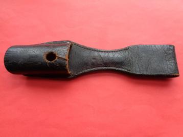 WO 2 lederen gelakte drager voor de parade bajonet beschikbaar voor biedingen