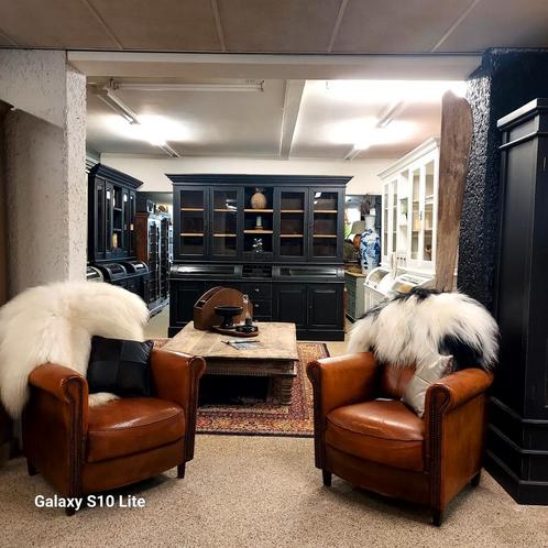 Schapenleren fautails chesterfield buffetkast vintage teak, Huis en Inrichting, Fauteuils, Zo goed als nieuw, Ophalen of Verzenden