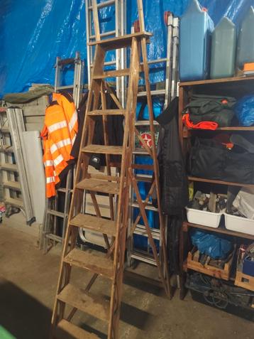 Échelle en bois  beschikbaar voor biedingen