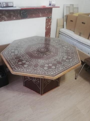 Table hexagonale marocaine     ======= beschikbaar voor biedingen