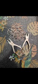 2 perforatrices à tissu et papier neuf+ 25 anneaux, Ophalen