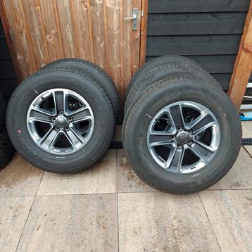 Jeep wrangler jk jl / Cherokee banden met velgen. 18 inch beschikbaar voor biedingen