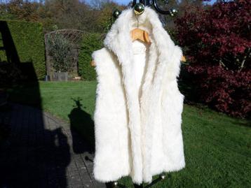 Elegante bontjas van het merk MET beschikbaar voor biedingen