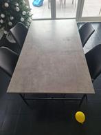 Eettafel in betonlook 140 cm., Huis en Inrichting, Tafels | Eettafels, Ophalen, Zo goed als nieuw