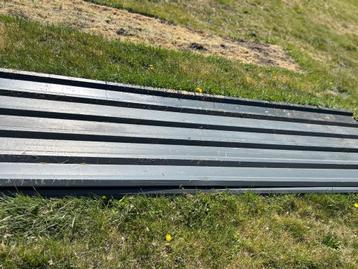 Metalen dakplaten beschikbaar voor biedingen